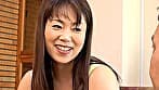 熟女 小便吹き出す妻 美人妻の体がエロ過ぎて近所の絶倫男は何度も発射！ 洗濯機の修理に来たオヤジに無理やり放尿させられて･･･ サンプル画像 1