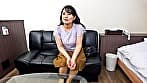諸事情あってAV出演する三宅さん50歳の場合。面接中の感度チェックで恥じらいマジイキ！五十路になっても現役マ○コはびちゃびちゃに失禁潮吹き！「今日の撮影はお金にならなくてもいいです。いますぐ（SEX）したいです」四つん這いになってお尻を叩かれてカメラ目線でチ○コをむちゃぼりつく三宅さんはメス豚に豹変！ サンプル画像 1