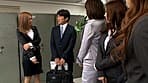 女性下着メーカーに就職したら先輩OLたちの放尿便器奴隷にされた僕 サンプル画像 1