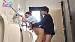 ニンゲン観察 「おしっこ舐めて綺麗にしましょうか？」働く男性のおち●ぽ掃除が生き甲斐の、トイレ清掃バイトのド変態お姉さん サンプル画像 16