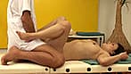 ギンギンに勃起したチンポを見てたら我慢出来ずに思わず本番！！ 失禁させる高級マッサージ店に訪れた人妻たち 2 サンプル画像 19