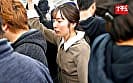 マキシワンピの中の固定バイブが抜き取れず腰をくねらせイキ漏らす女 サンプル画像 3