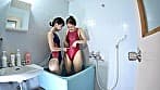 美咲かんな冬愛ことね 姉御の個撮 神レズ競泳水着 女が自らカメラを持ち可愛い女子の水着姿をじっとり撮影！親父の個撮ゆずりのハミ毛、ジョリワキ等のフェチ接写はもちろん女に撮られる恥放尿やローション密着やレズSEXを完全着衣で楽しむレズハメ撮りAV サンプル画像 7