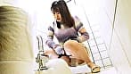 女子トイレ覗き迫力の放尿と生々しいオナニー ＃1 サンプル画像 12