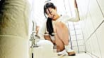 女子トイレ覗き迫力の放尿と生々しいオナニー　＃8 サンプル画像 12