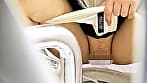 公衆トイレで発情する女　放尿オナニー覗き撮り　vol.４ サンプル画像 17