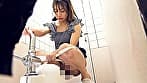 公衆トイレで発情する女　放尿オナニー覗き撮り　vol.５ サンプル画像 9