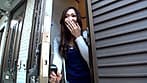 完全シロウト、応募人妻。 旦那への背徳感から男優とのキスも、まともに出来ない欲求不満な純情若妻･･･自宅性交・露出放尿・3Pと、非日常刺激と快楽で人妻の欲求を満たす 東京都清瀬市在住／飯野麻美／30才／パート主婦／結婚4年目／子供無し サンプル画像 7