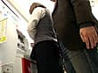絶対に感じてはいけないコンビニ 限界ギリギリ！素人お嬢さんが満員のコンビニエンスストアでアエギ声を出したらアウト！！の羞恥ミッションに挑戦 サンプル画像 11