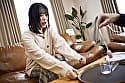 浮気妻だからヤラれても仕方ないよね？同窓会で会った結婚している昔の彼女が旦那と暮らす家に忍び込みビッグバンローターガクガク失禁するまで分からせた 天馬ゆい サンプル画像 1
