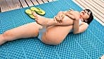 合宿中の水泳部巨乳女子大生 競泳水着を脱がせて背後からノンストップ乳首責め！敏感なおっぱいの先っちょをしつこく攻められ腰をクネらせて、人生初のビーチク失禁イキ潮！！発情オマ〇コを激ピスされたら中出しもすんなりOKしちゃう！？～まおちゃん編～ サンプル画像 3