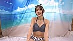 湘南ビーチで声をかけたビキニギャルが火照った身体をクールダウンさせる冷感ローションマッサージ体験！体温が下がるはずなのに【こっそり混ぜた発情剤】で性欲が覚醒！敏感になった乳首やクリをいじられ、ガニ股失禁イキ潮噴射！快感に負けて自分からデカチン中出しをおねだりしちゃうなんて！～まゆみ編～ サンプル画像 1