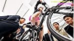 人気AV女優が挑戦！オシッコ我慢潮吹きアクメ自転車がイクッ！逢沢みゆ サンプル画像 15