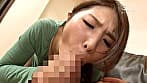 同じマンションに住んでる色っぽい独身三十路美人！いつも露出度の高い服装なので胸チラ＆パンチラにソソられて勃起してしまうボク。そんなある日廊下でお姉さんが大騒ぎ！どうやらオシッコしたいのに家の鍵が見つからないみたいで･･･その場でお漏らし！？すると自棄になったお姉さんはその現場を見てしまったボクにエロ女丸出しで迫って来た！？ サンプル画像 4