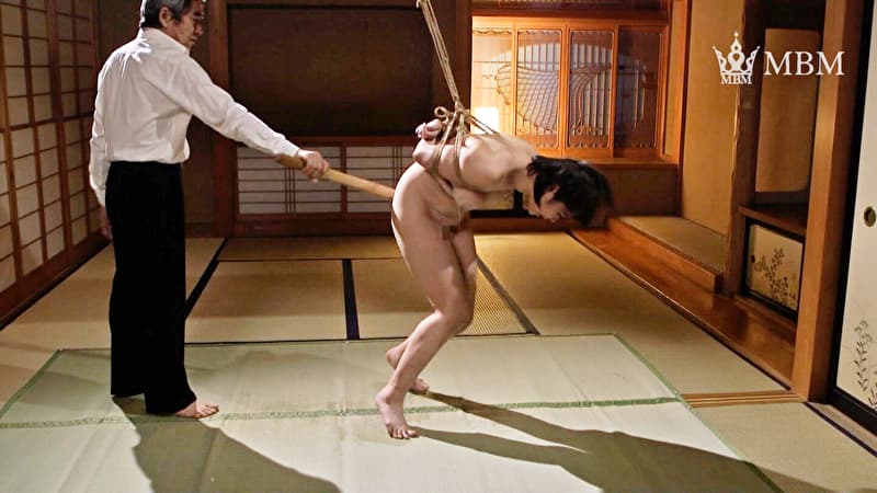 マゾ気質が開花した巨乳妻は何度もお漏らしを繰り返し極上の牝奴隷と堕ちて行く！