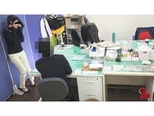 同僚が利尿剤混入!? おしっこ漏らされOL！2 サンプル画像 4