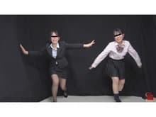 女子校生vsOL おしっこ我慢野球拳 サンプル画像 2