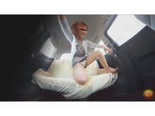 車内盗撮 女友達の小便＆お漏らし サンプル画像 2