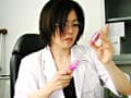エリート女医の放尿現場 サンプル画像 1