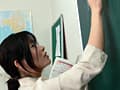 美人教師の失禁科目 サンプル画像 1