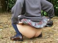 木陰の羞恥放尿 サンプル画像 6