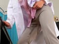 背徳女医の恍惚放尿 サンプル画像 4