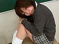 18歳少女の赤面排尿 サンプル画像 2