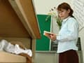 教壇で漏らした女教師 サンプル画像 10