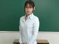 新任おもらし教師を取材 サンプル画像 1