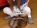 未成熟メイドの排尿姿 サンプル画像 3