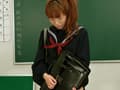 ○学生の立ちお漏らし サンプル画像 2
