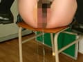 だらしない女子○生の排尿 サンプル画像 3