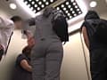 我慢できずお漏らししてしまうお姉さん サンプル画像 2