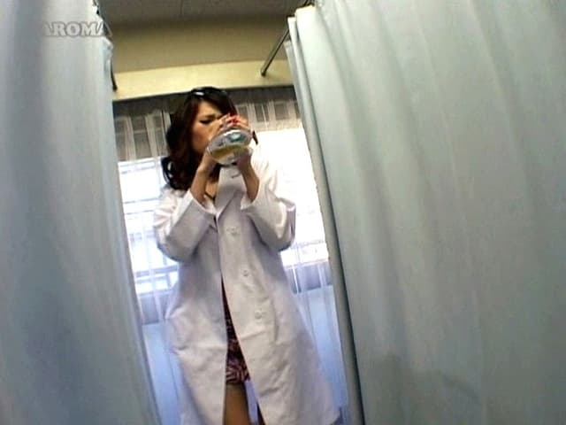 飲精飲尿変態女医 姫宮ラム サンプル画像 10