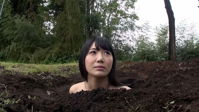 公衆トイレの便器を舐めて興奮する陵●志願ド変態マ○コ サンプル画像 18
