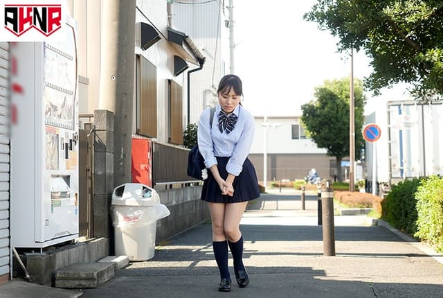 野ションを目撃されてプリプリお尻を大公開したままハメられた女子校生 サンプル画像 1