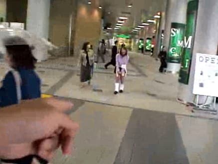 女子校生限定！捕まえたらHなことしてもイ～んです！！ 渋谷大かくれんぼ サンプル画像 1