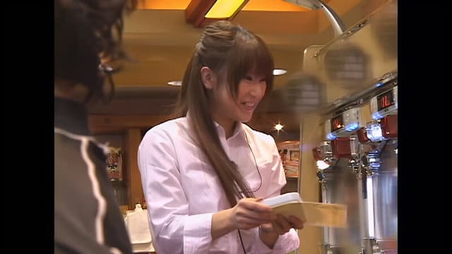 【AIリマスター】パチンコ店で助けを求めても気づかれずイカされた敏感コーヒーレディ サンプル画像 2