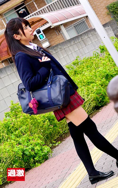痴●師に複数のローターをぶち込まれガニ股で脚を震わせイキまくるニーハイ女子○生2 サンプル画像 1