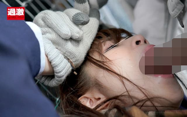 利尿剤を飲まされているとは知らず拘束された制服少女を助けようとしたら失禁しまくるので我慢できず… サンプル画像 18