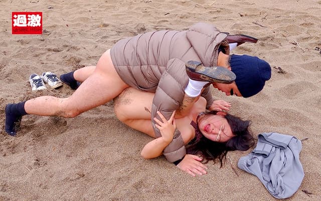海辺で処女を奪われ出血中出しされた美術部J○ サンプル画像 5