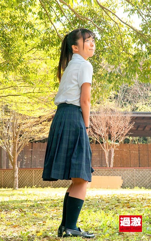 野ション尻に我慢できず無理やり即ハメ！媚薬チ○ポを抜いてもらえず何度も痙攣イキする女子○生 サンプル画像 1