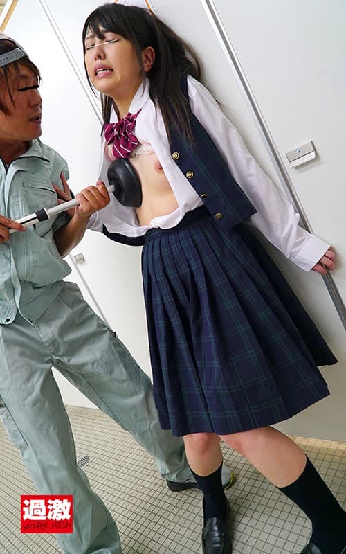 密室で乳首をいじられ失禁イキしながら発情する女子○生4 ～図書館、女子トイレ、整体店、オフィス～ サンプル画像 17