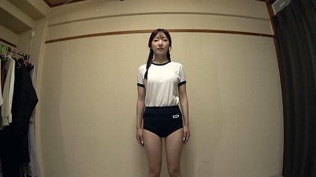 神乃るな ムチムチ美尻 神ブルマ 美少女やぽっちゃり娘らにピチピチブルマ＆体操着を着せ、ハミパン、ムレムレワレメを毛穴まで見えるほどの超ドアップ接写！さらに尻コキ、着衣お漏らし放尿やブルマぶっかけ等ブルマ好きに送る完全着衣フェチAV サンプル画像 1