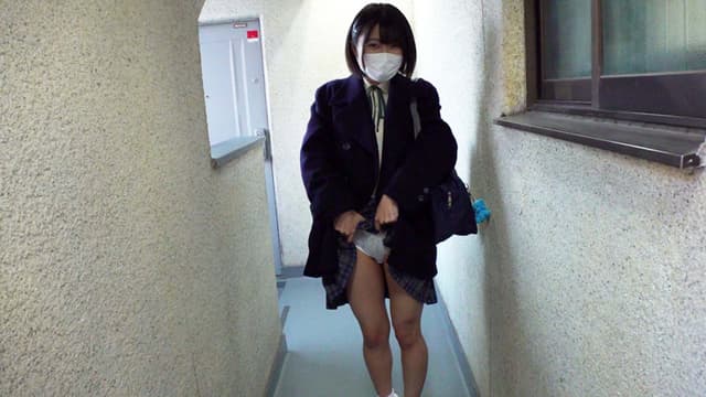 「絶対に人前でお漏らししたらダメだからね！」ウブな部活女子校生が敏感過ぎて潮とおしっこまき散らしデート【汁無双 2】 佐野なつ サンプル画像 4