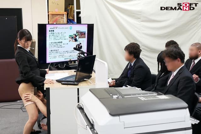 SOD女子社員 絶頂！イキまくり会社説明会2019 就活生の前でお漏らしせずにプレゼン出来るか？！我慢出来ないほどの強イカセに失禁絶頂72回 サンプル画像 12