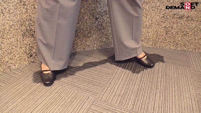 尻穴露出SEXや放尿実演でビルまるごとAVスタジオなSOD本社を紹介せよ SOD女子社員 本多そら サンプル画像 4