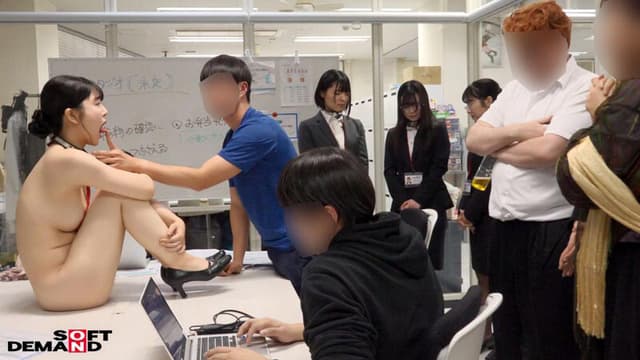 洗脳リングに侵食されていく…フリを命じられ、ド変態フランス人の言いなり雌玩具として肉便器業務 サンプル画像 7