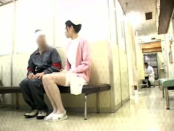 看護師になりすまして、患者さんの溜まってるザーメンを手コキ・セックスでご奉仕看護！！ サンプル画像 8