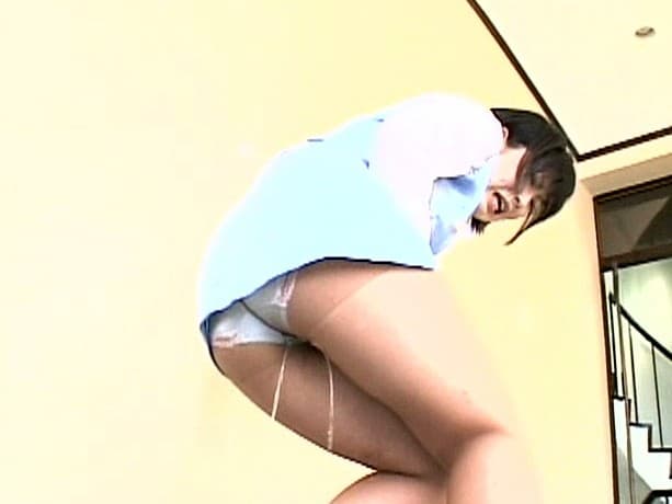 オトコのスケベな妄想シリーズ VOL.16 みんなの見てる前で我慢できずに真っ赤な顔しておもらししちゃう女達 サンプル画像 16